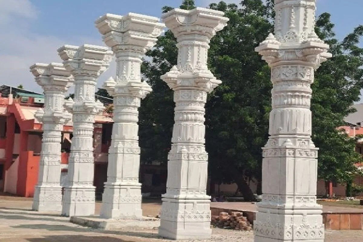 श्री दादाजी मंदिर निर्माण… खंडवा में गुरु पूर्णिमा से बंद हुआ काम अब तक नहीं हुआ शुरू | Khandwa Dadaji Temple Construction Work Stalled Marble Vendor Delay श्री दादाजी मंदिर निर्माण… खंडवा में गुरु पूर्णिमा से बंद हुआ काम अब तक नहीं हुआ शुरू | Khandwa Dadaji Temple Construction Work Stalled Marble Vendor Delay